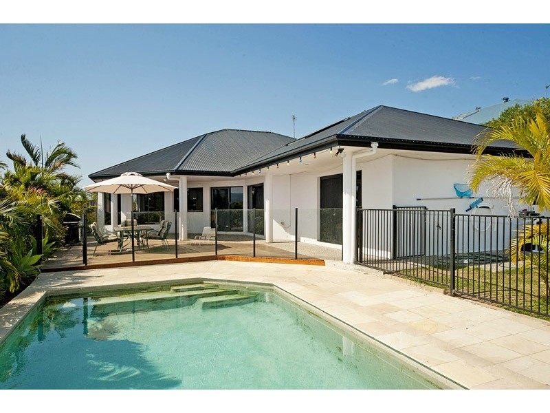 82 Salvado Drive, Pacific Pines QLD 4211