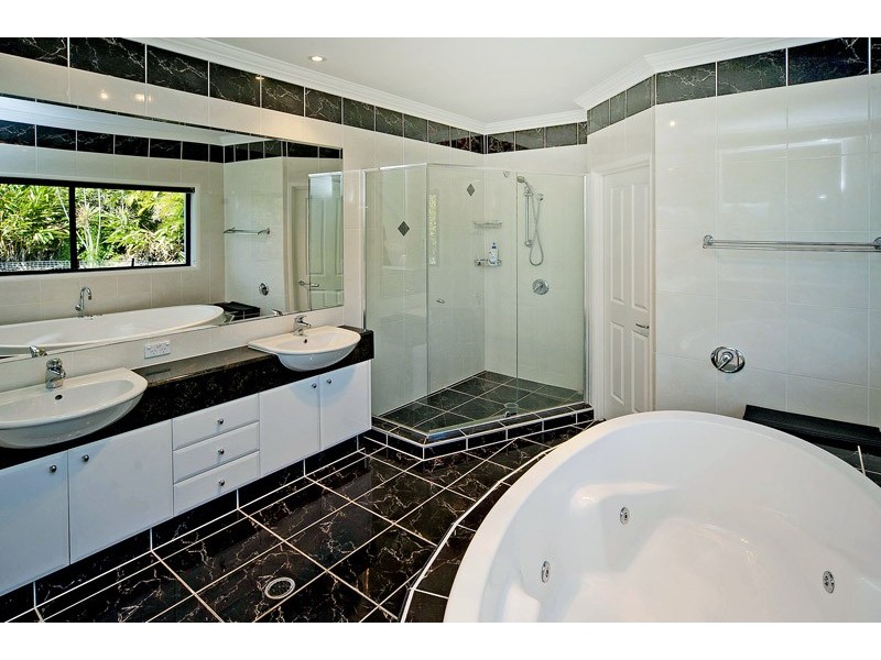 82 Salvado Drive, Pacific Pines QLD 4211