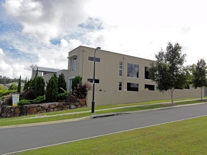 1 Twynam Mews, Pacific Pines QLD 4211