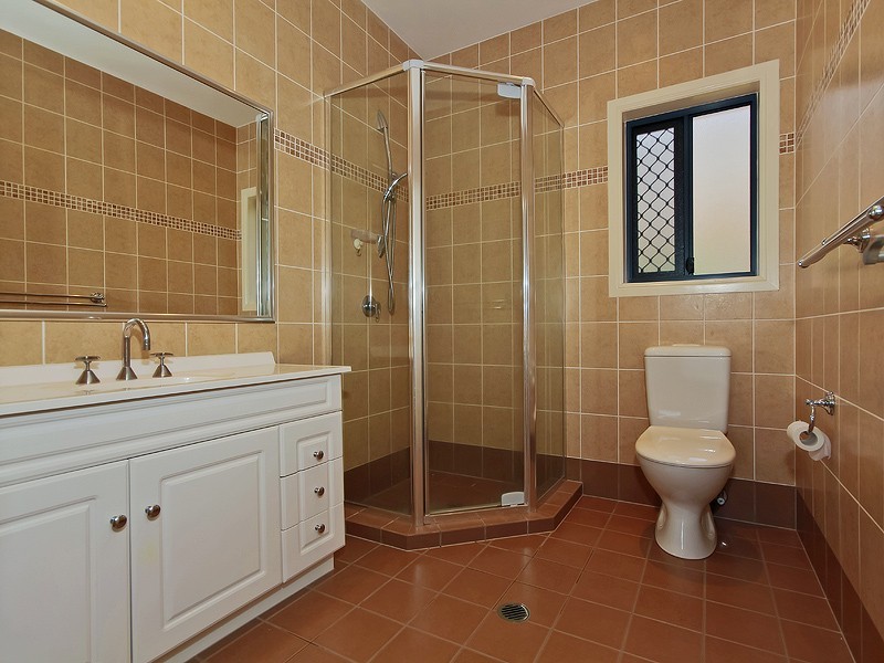 77 Salvado Drive, Pacific Pines QLD 4211