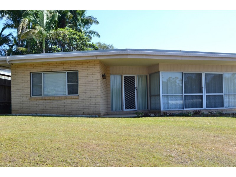 5 Eileen Avenue, Southport QLD 4215