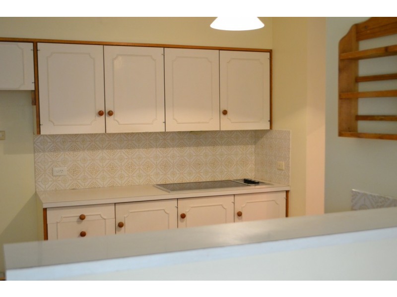 5 Eileen Avenue, Southport QLD 4215