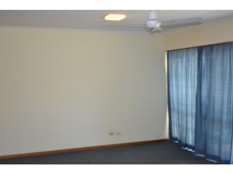 5 Eileen Avenue, Southport QLD 4215