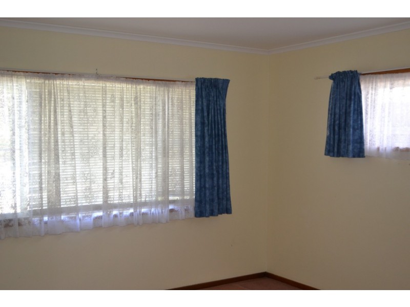 5 Eileen Avenue, Southport QLD 4215