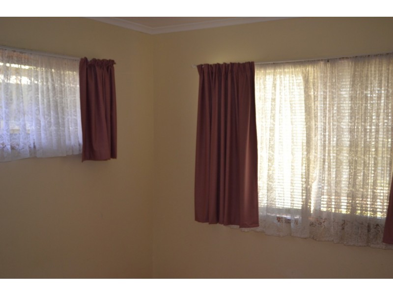 5 Eileen Avenue, Southport QLD 4215