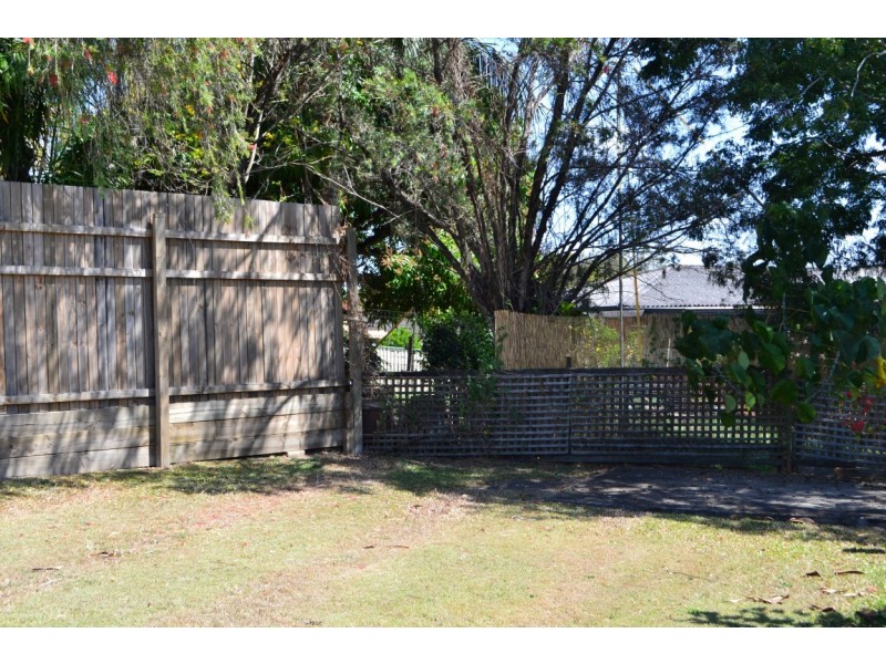 5 Eileen Avenue, Southport QLD 4215