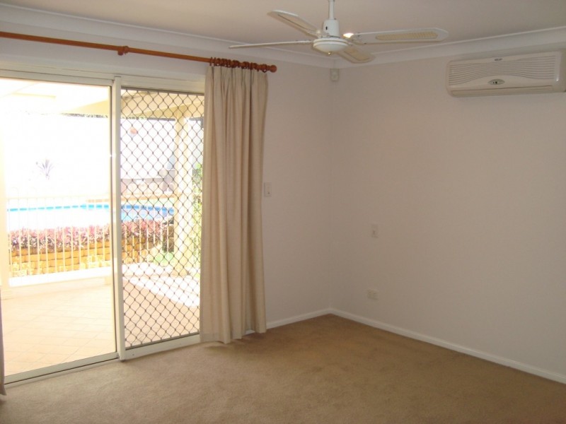 10 Moorea Court, Pacific Pines QLD 4211