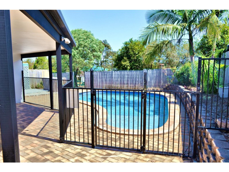 14 Howland Cct, Pacific Pines QLD 4211