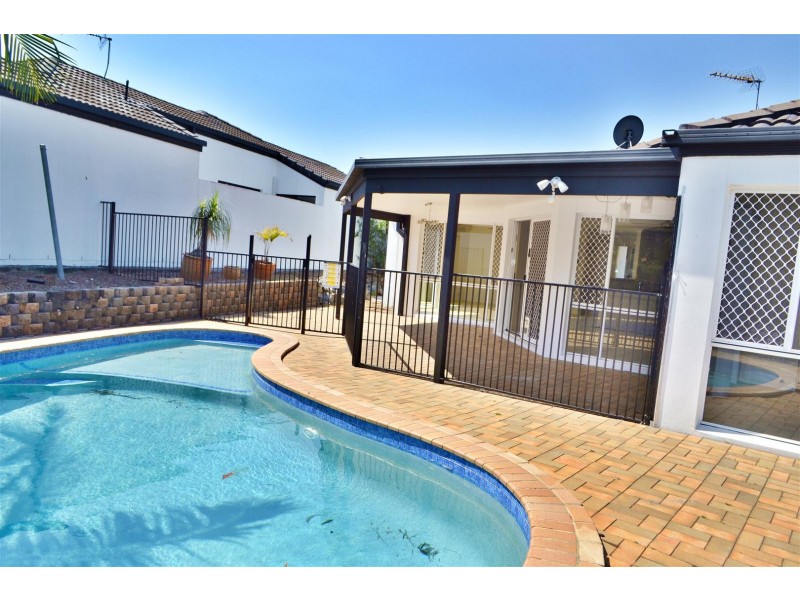 14 Howland Cct, Pacific Pines QLD 4211