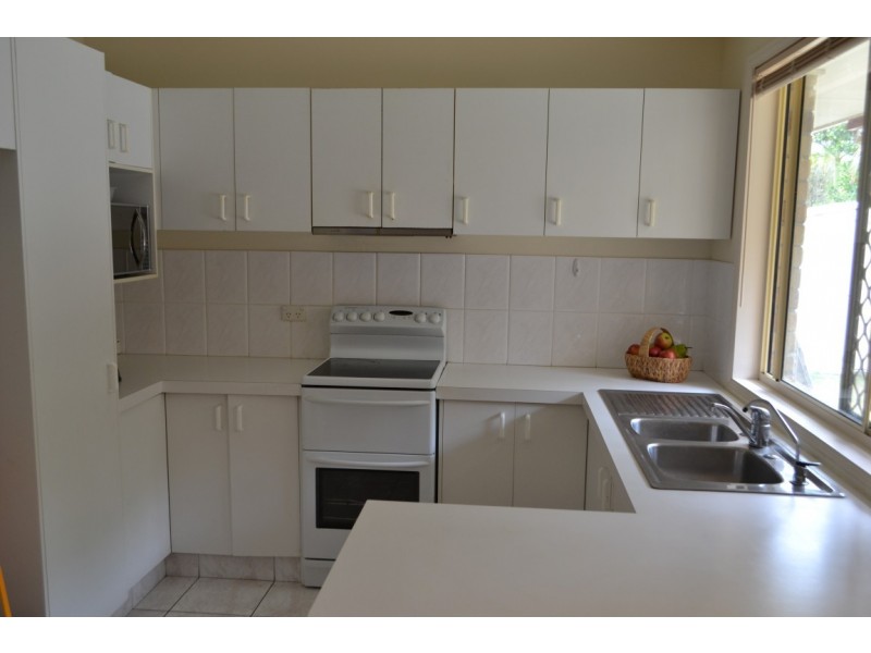 17 Pinehill Drive, Oxenford QLD 4210
