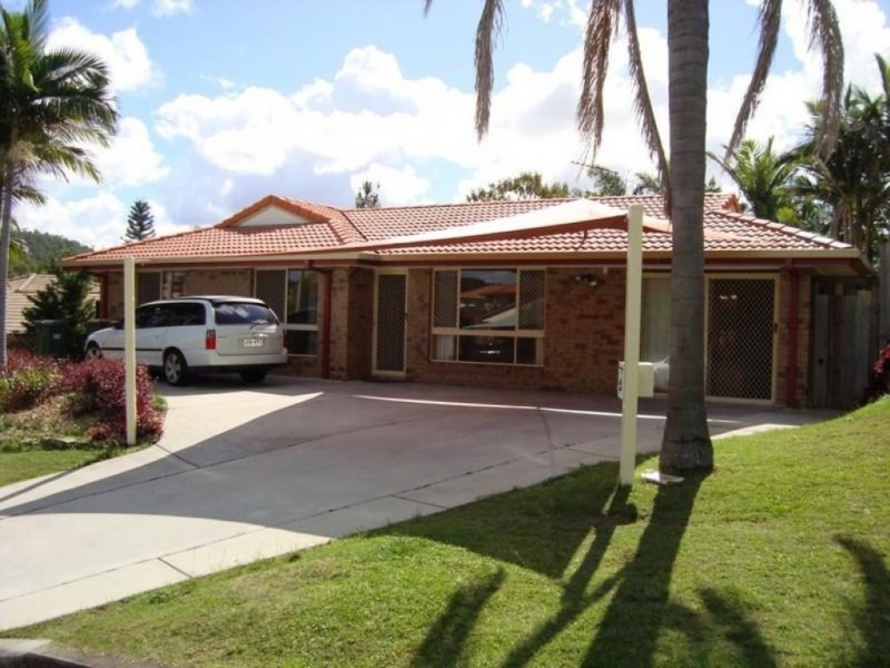 17 Pinehill Drive, Oxenford QLD 4210