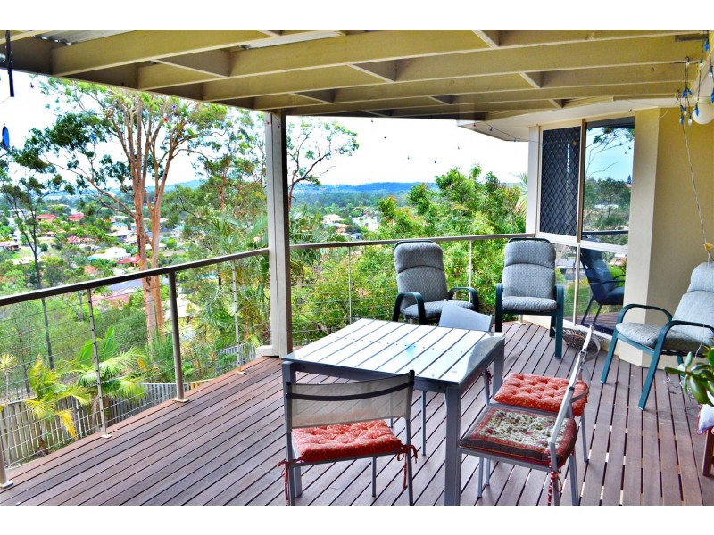 33 Midway Terrace, Pacific Pines QLD 4211
