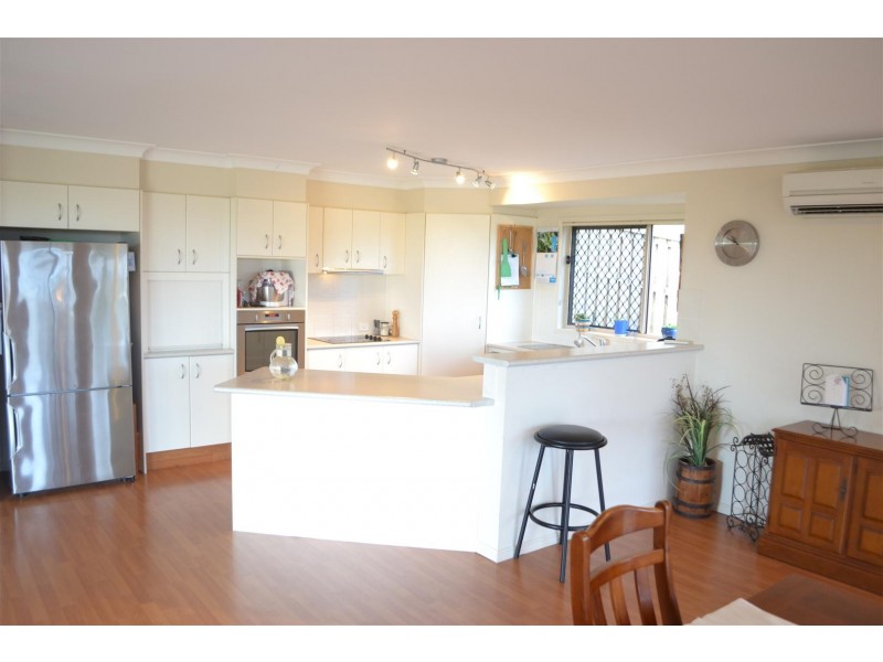 33 Midway Terrace, Pacific Pines QLD 4211