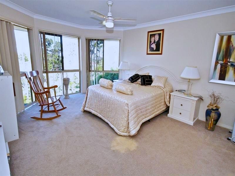 33 Midway Terrace, Pacific Pines QLD 4211