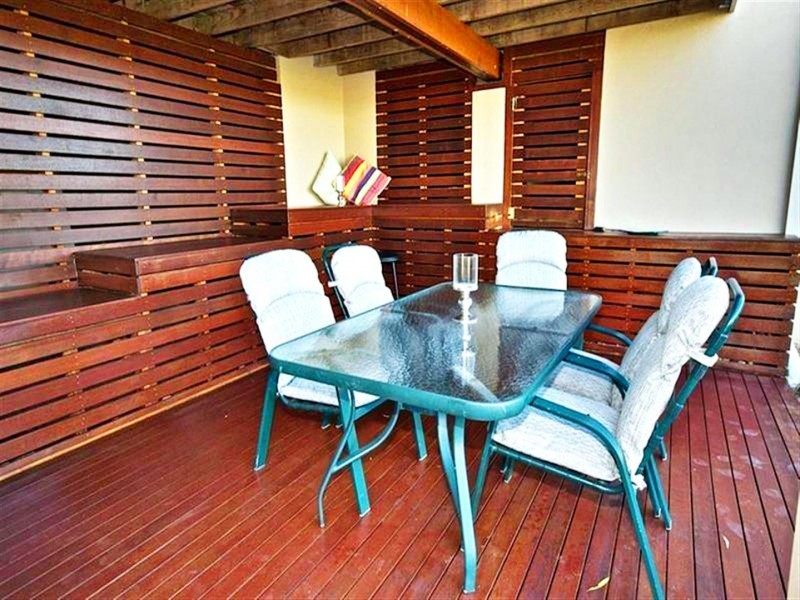 33 Midway Terrace, Pacific Pines QLD 4211