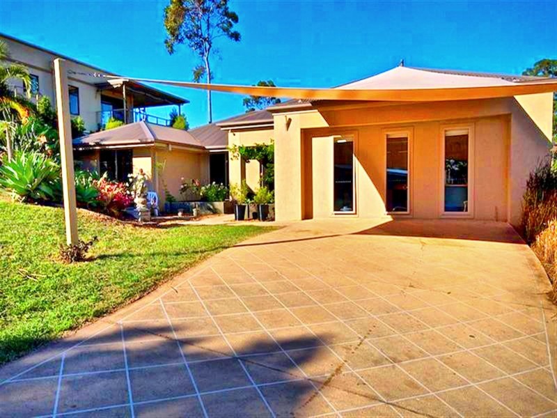 33 Midway Terrace, Pacific Pines QLD 4211