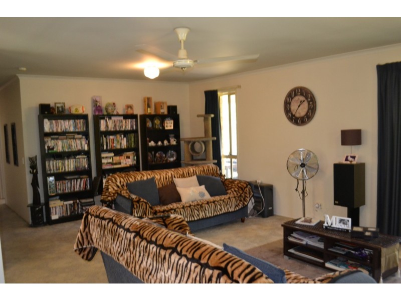 21 Broadway Drive, Oxenford QLD 4210