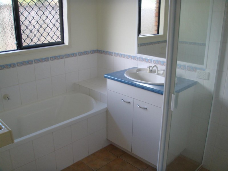 20 Sheffield Circuit, Pacific Pines QLD 4211