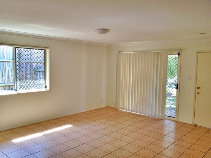 2/227 Government Road, Labrador QLD 4215