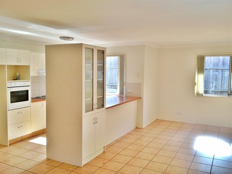 2/227 Government Road, Labrador QLD 4215