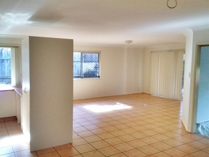 2/227 Government Road, Labrador QLD 4215