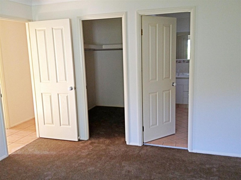 2/227 Government Road, Labrador QLD 4215