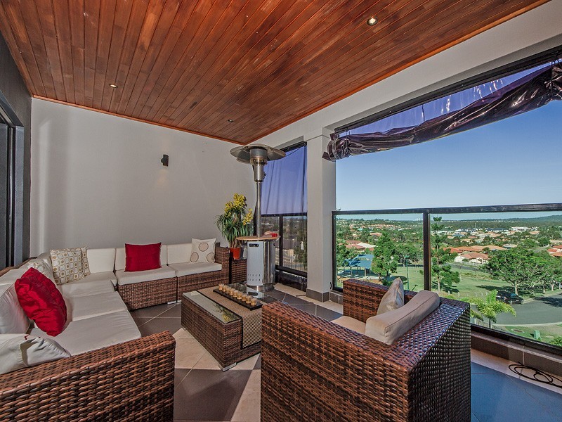 17 Heatons Crescent, Pacific Pines QLD 4211