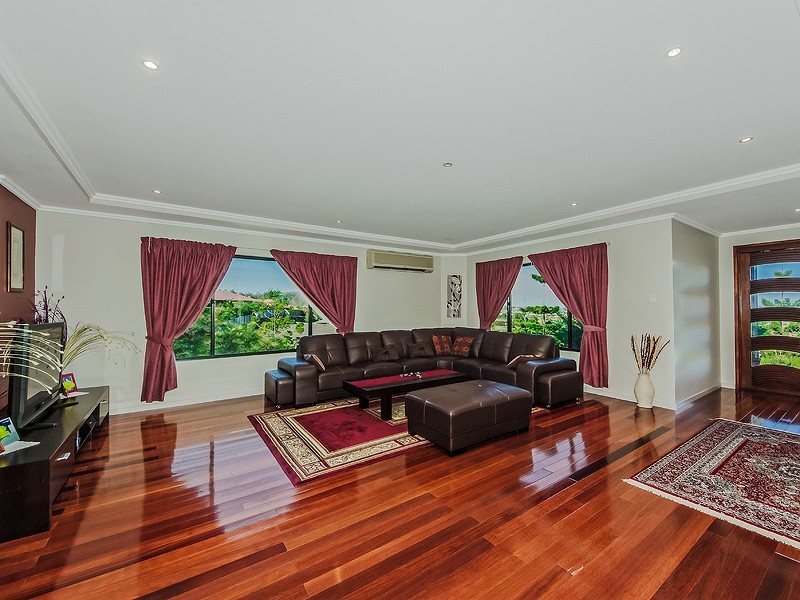 17 Heatons Crescent, Pacific Pines QLD 4211