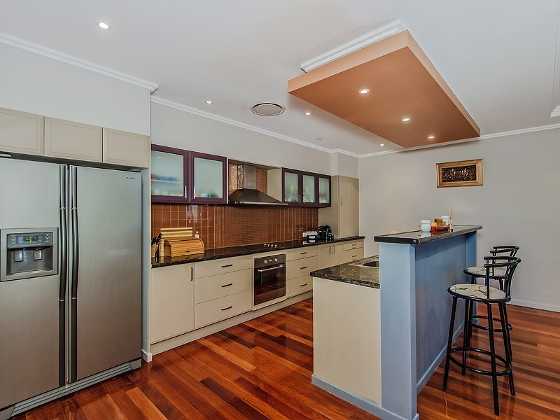 17 Heatons Crescent, Pacific Pines QLD 4211