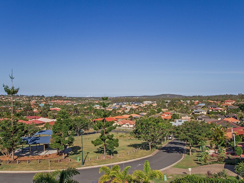 17 Heatons Crescent, Pacific Pines QLD 4211