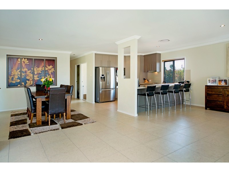 55 Hillary Circuit, Pacific Pines QLD 4211