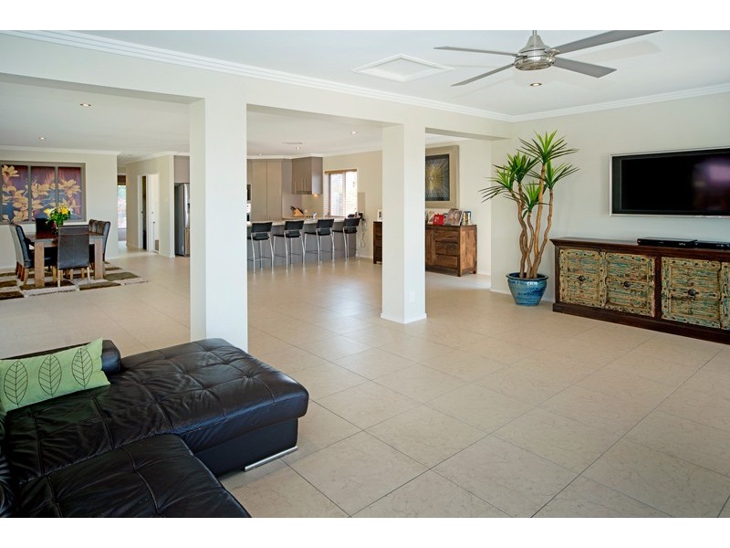 55 Hillary Circuit, Pacific Pines QLD 4211