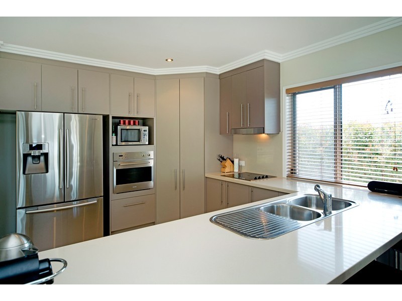 55 Hillary Circuit, Pacific Pines QLD 4211