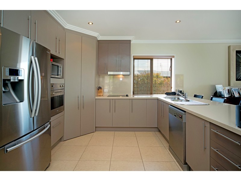 55 Hillary Circuit, Pacific Pines QLD 4211