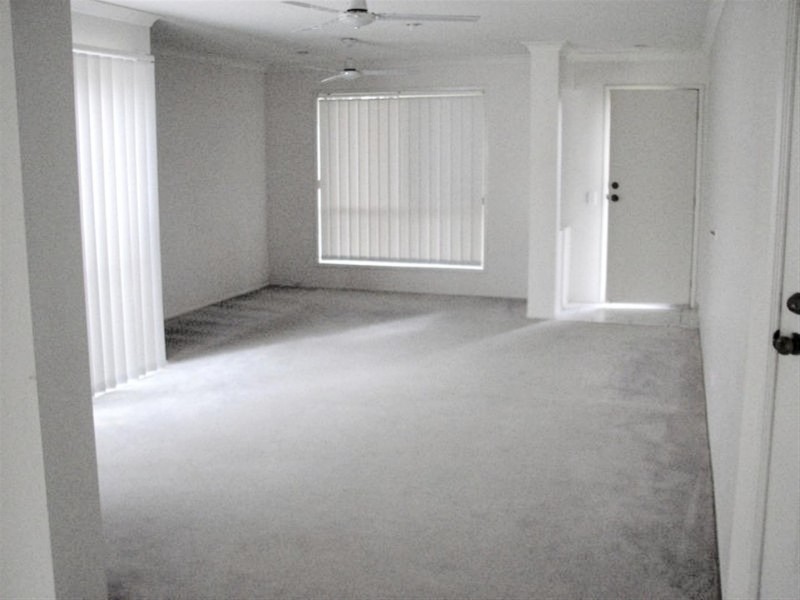 26 Molokai Crescent, Pacific Pines QLD 4211