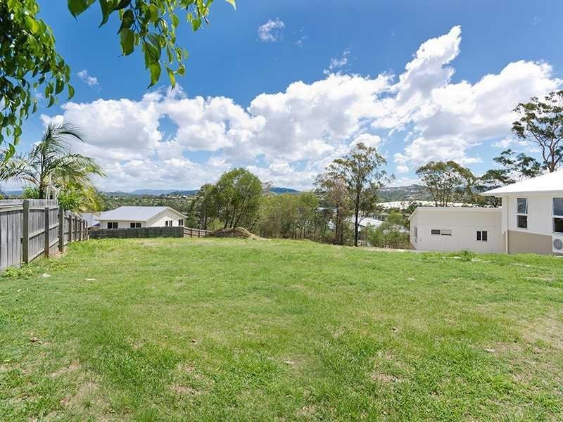 4 Mullingar Place, Carrara QLD 4211