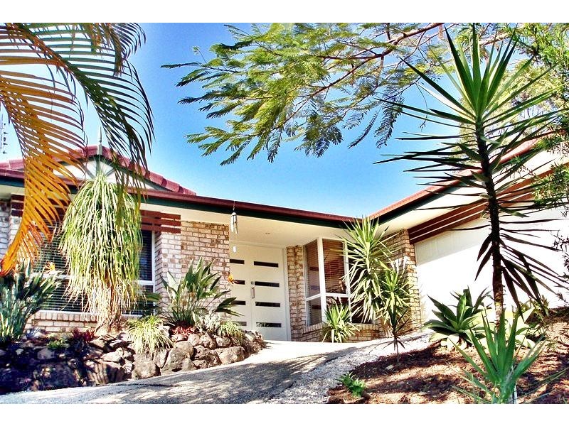 12 Polynesia Avenue, Pacific Pines QLD 4211