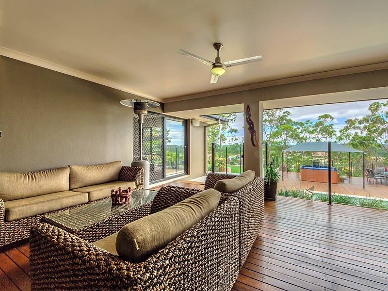 7 Salvado Drive, Pacific Pines QLD 4211