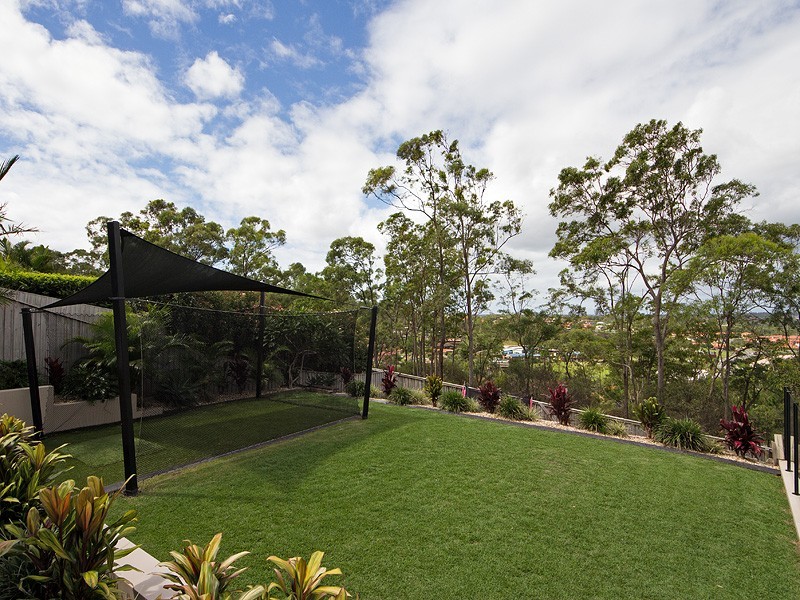 7 Salvado Drive, Pacific Pines QLD 4211