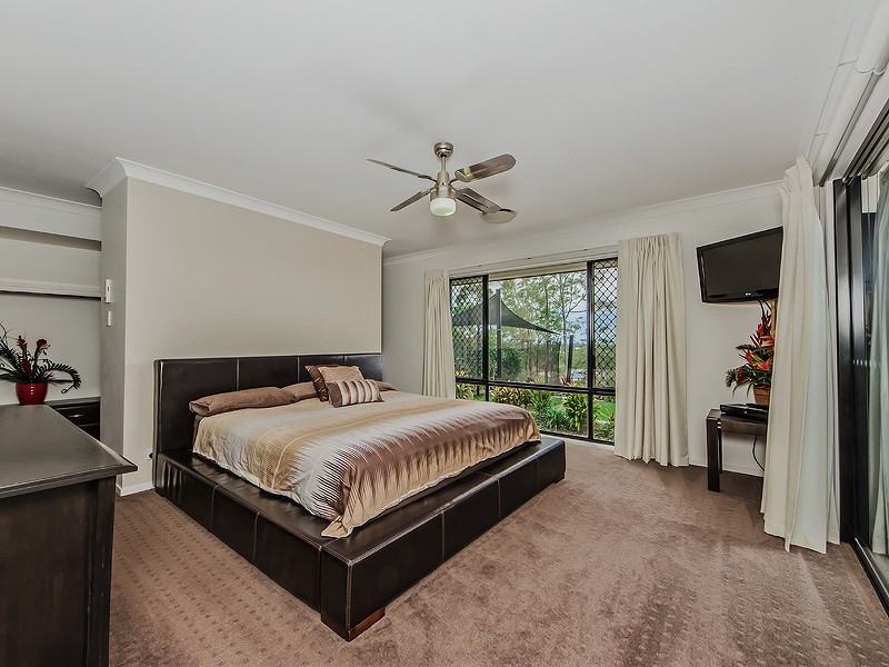 7 Salvado Drive, Pacific Pines QLD 4211