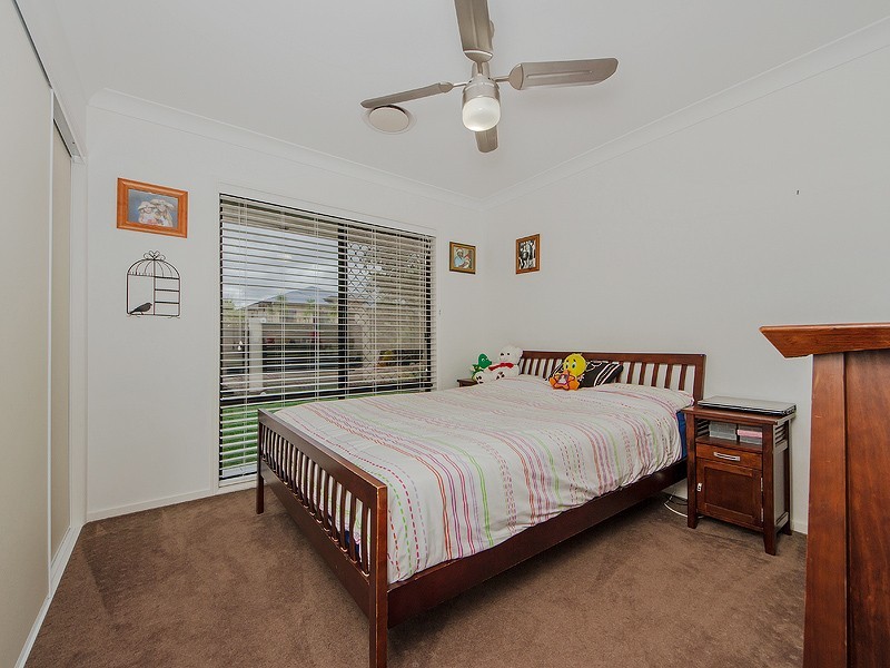 7 Salvado Drive, Pacific Pines QLD 4211