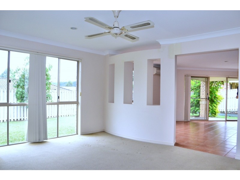 45 Feathertop Crescent, Pacific Pines QLD 4211