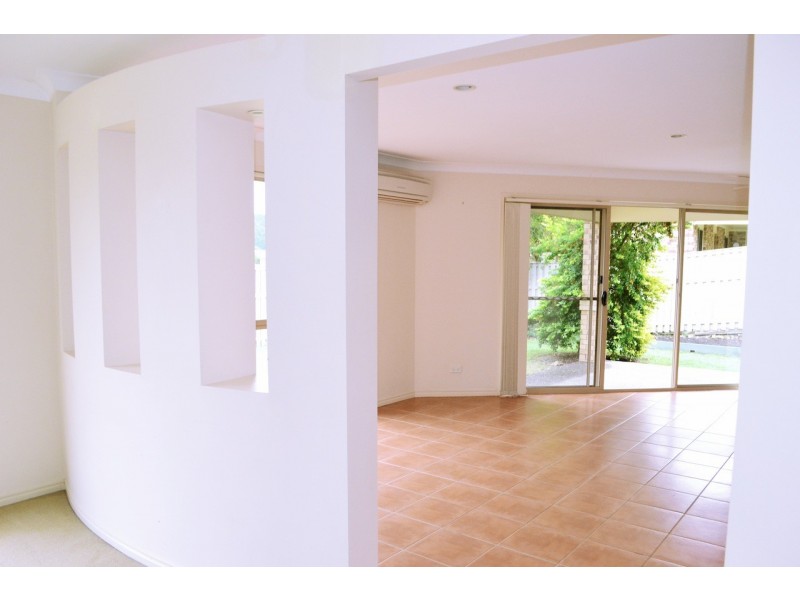 45 Feathertop Crescent, Pacific Pines QLD 4211