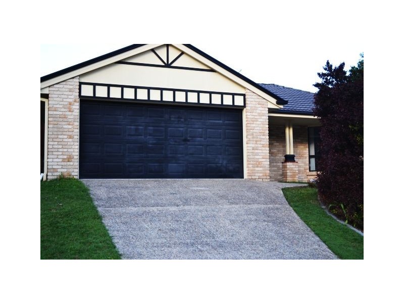 17 Matzia Avenue, Pacific Pines QLD 4211