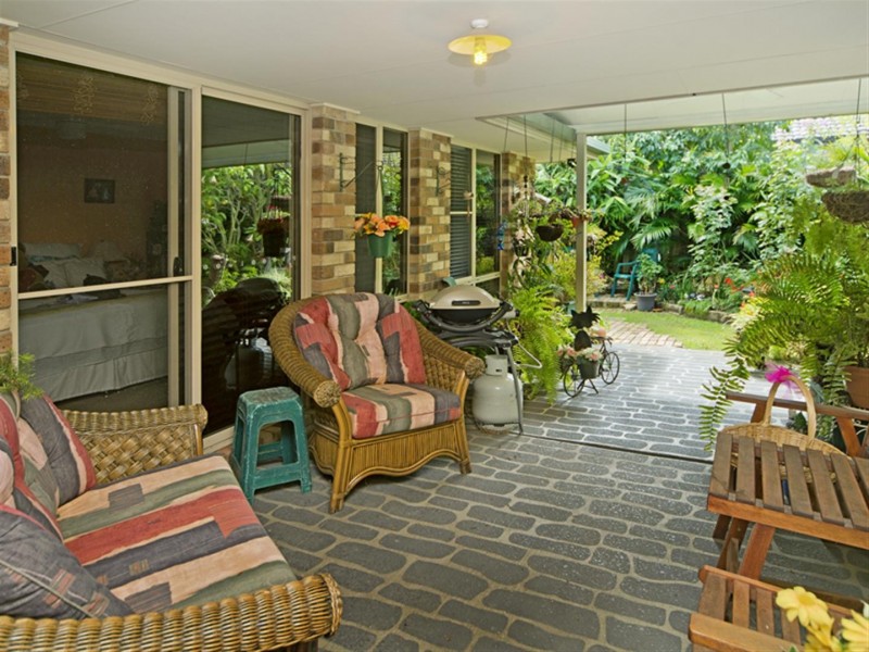 4 ROBERTS DRIVE, Maudsland QLD 4210