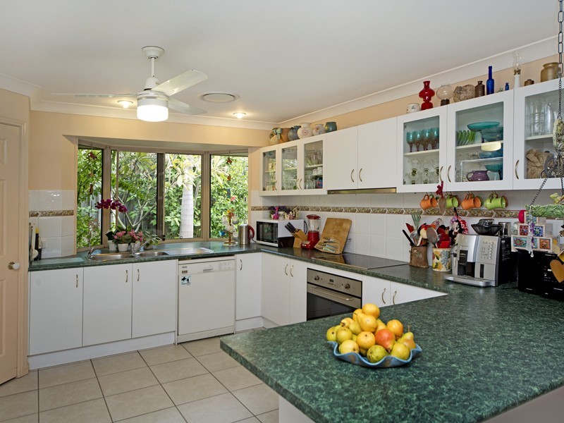 4 ROBERTS DRIVE, Maudsland QLD 4210