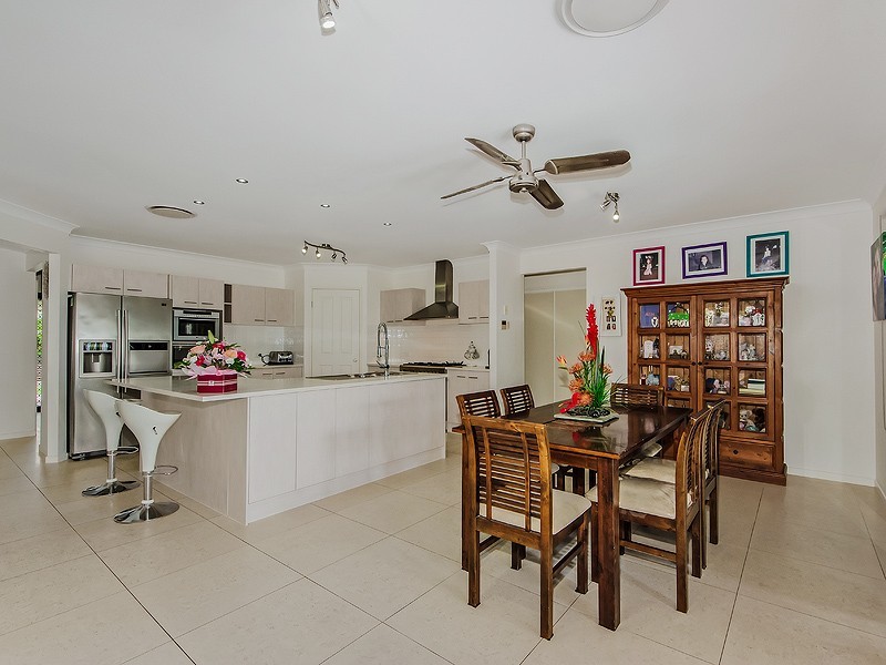 7 Salvado Drive, Pacific Pines QLD 4211