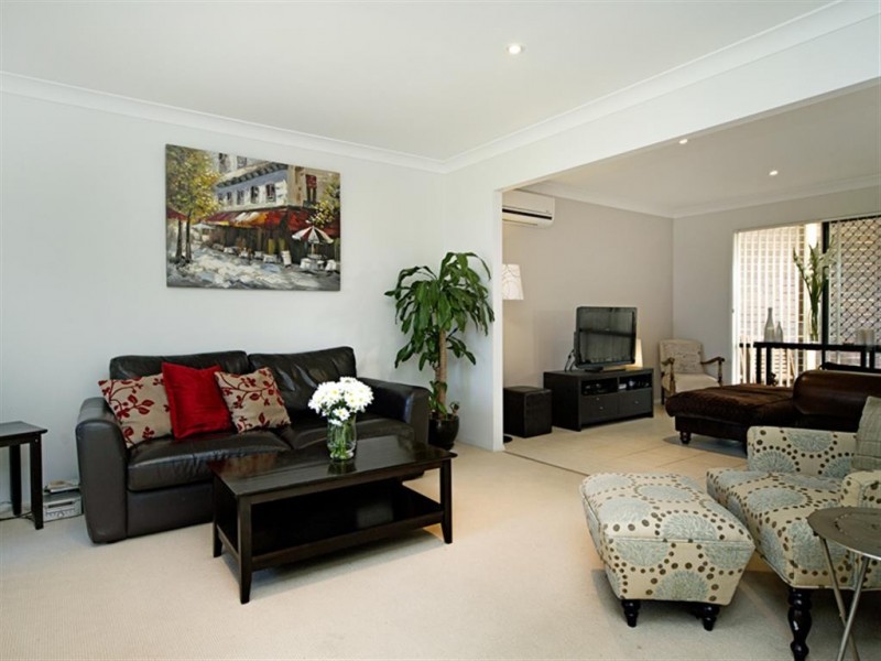 21 Hatutu Street, Pacific Pines QLD 4211