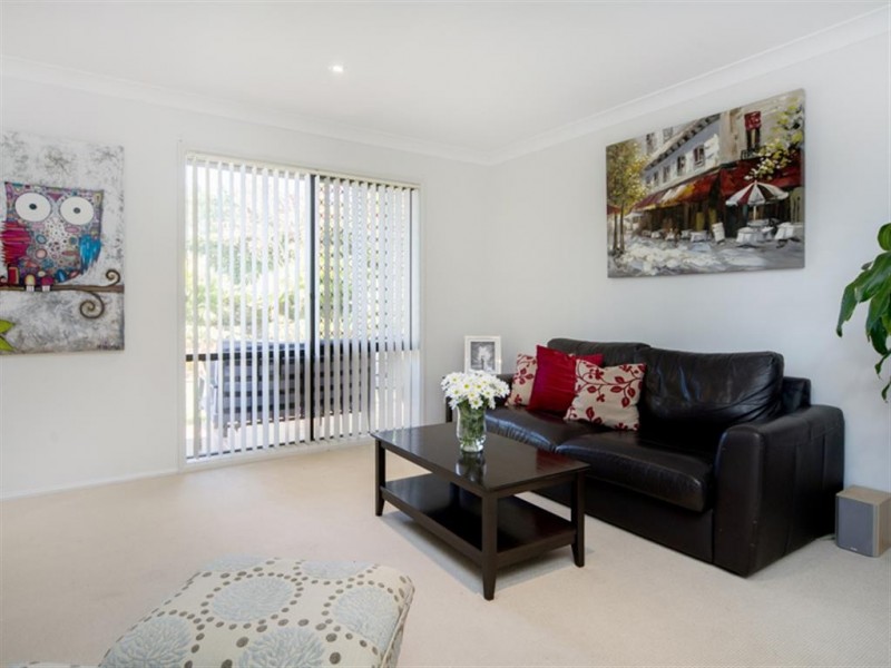 21 Hatutu Street, Pacific Pines QLD 4211