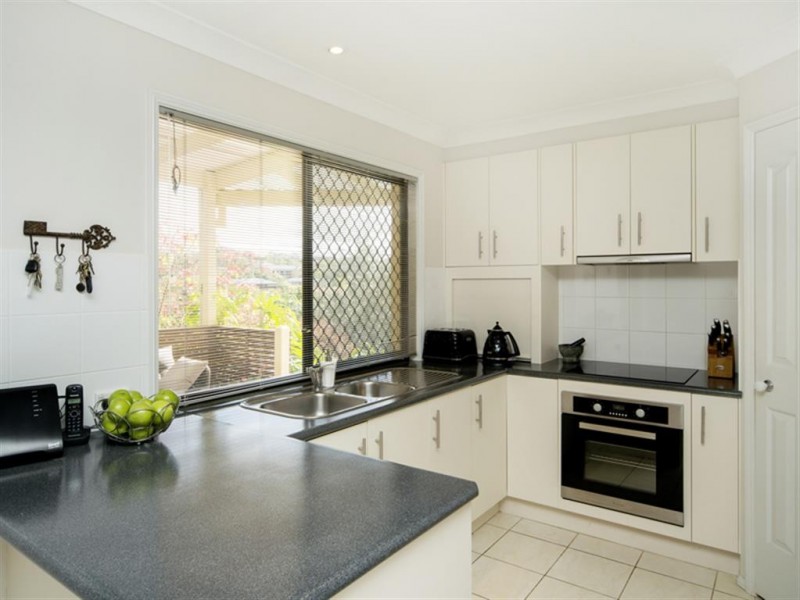 21 Hatutu Street, Pacific Pines QLD 4211